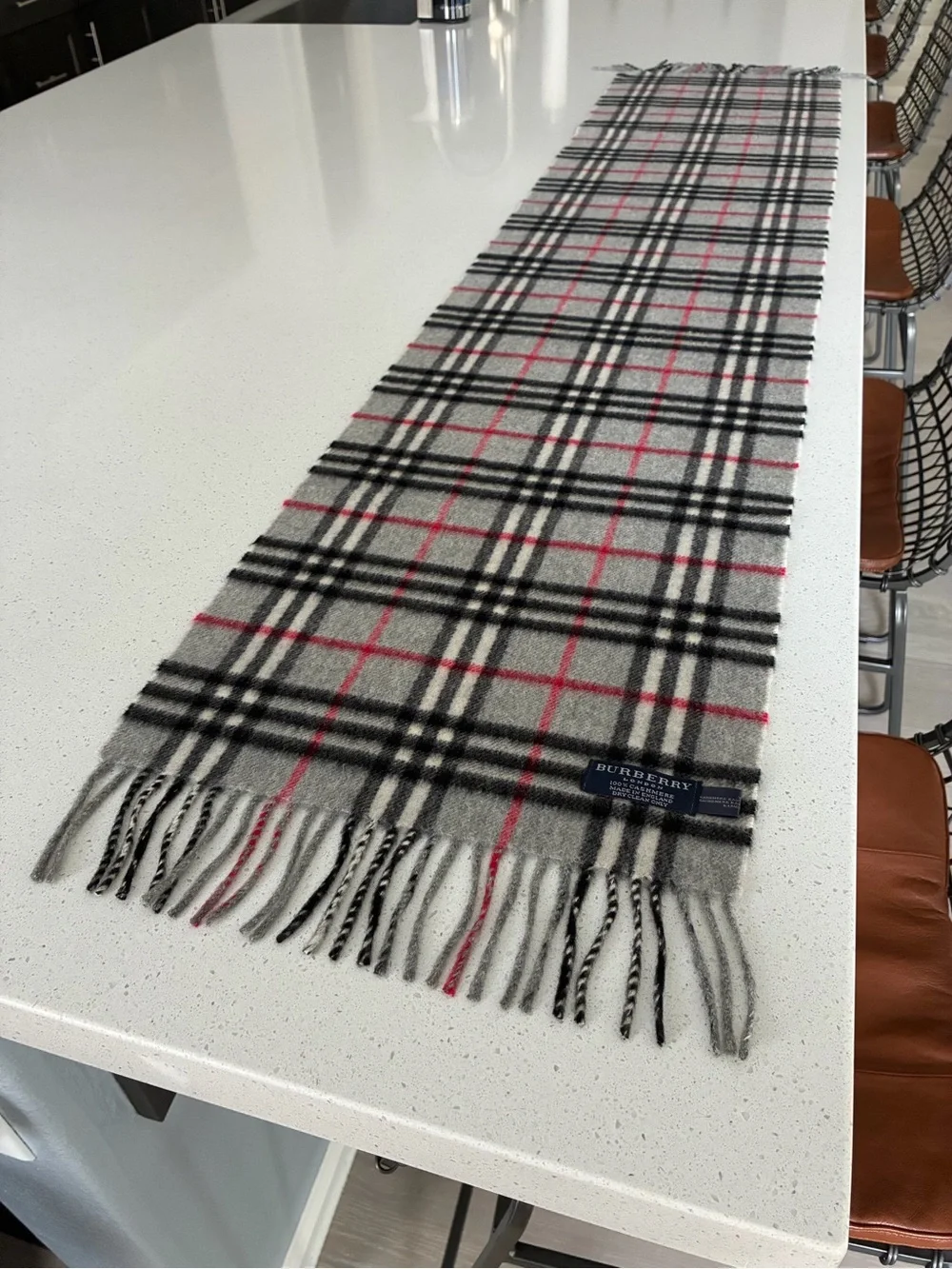 Burberry London - 100% Cashmere Scarf - Made in England - Collector Quality